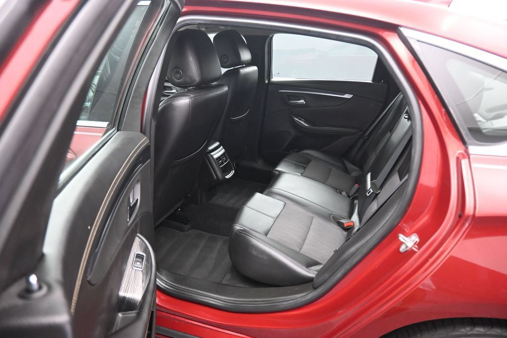 Used 2019 Chevrolet Impala LT FWD image 30