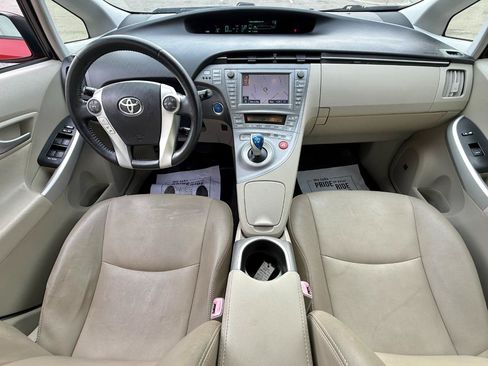 Used 2012 Toyota Prius Four w/ Deluxe Solar Roof Pkg FWD image 9