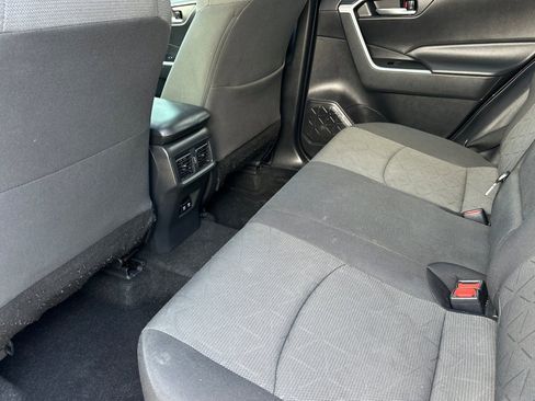 Certified 2021 Toyota RAV4 XLE w/ Convenience Package FWD image 12