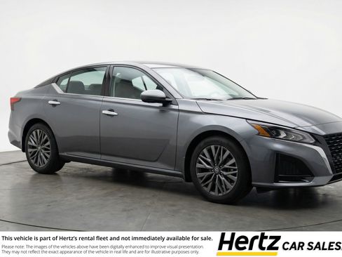 Used 2025 Nissan Altima 2.5 SV image 1