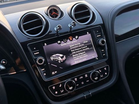 Used 2019 Bentley Bentayga AWD/4WD image 52