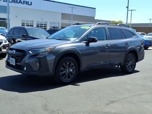 Certified 2025 Subaru Outback Onyx Edition AWD/4WD image 3