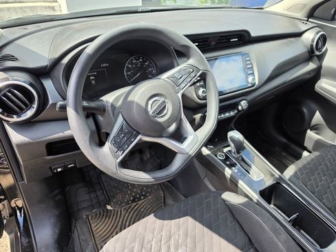 Used 2021 Nissan Kicks SV FWD image 4