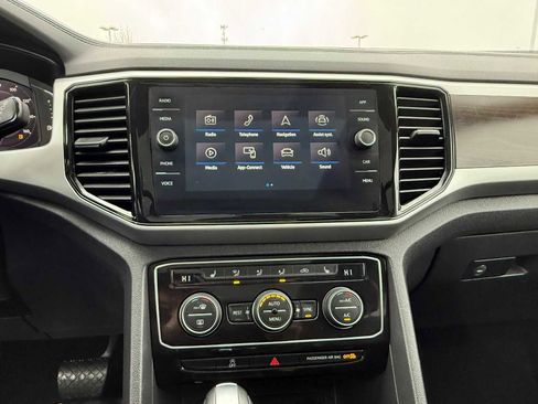 Used 2023 Volkswagen Atlas SE w/ Panoramic Sunroof Package image 25