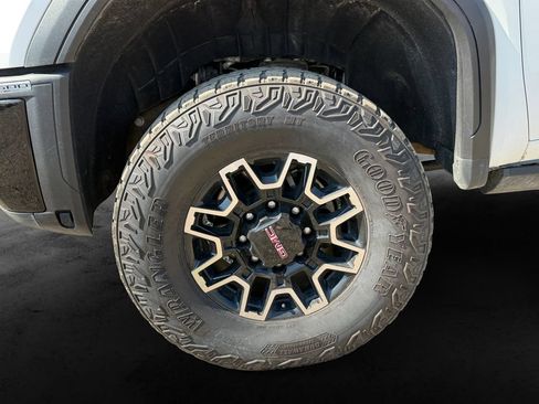 Used 2024 GMC Sierra 2500 AT4X AWD/4WD image 13