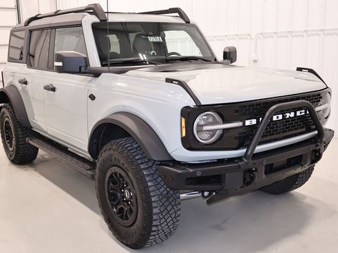 Certified 2023 Ford Bronco Wildtrak image 4