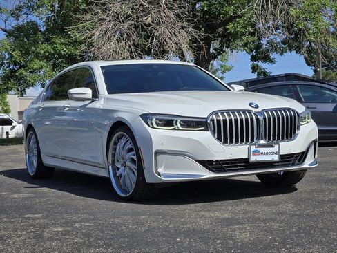 Used 2022 BMW 740i RWD image 2