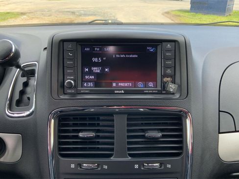 Used 2019 Dodge Grand Caravan GT FWD image 13