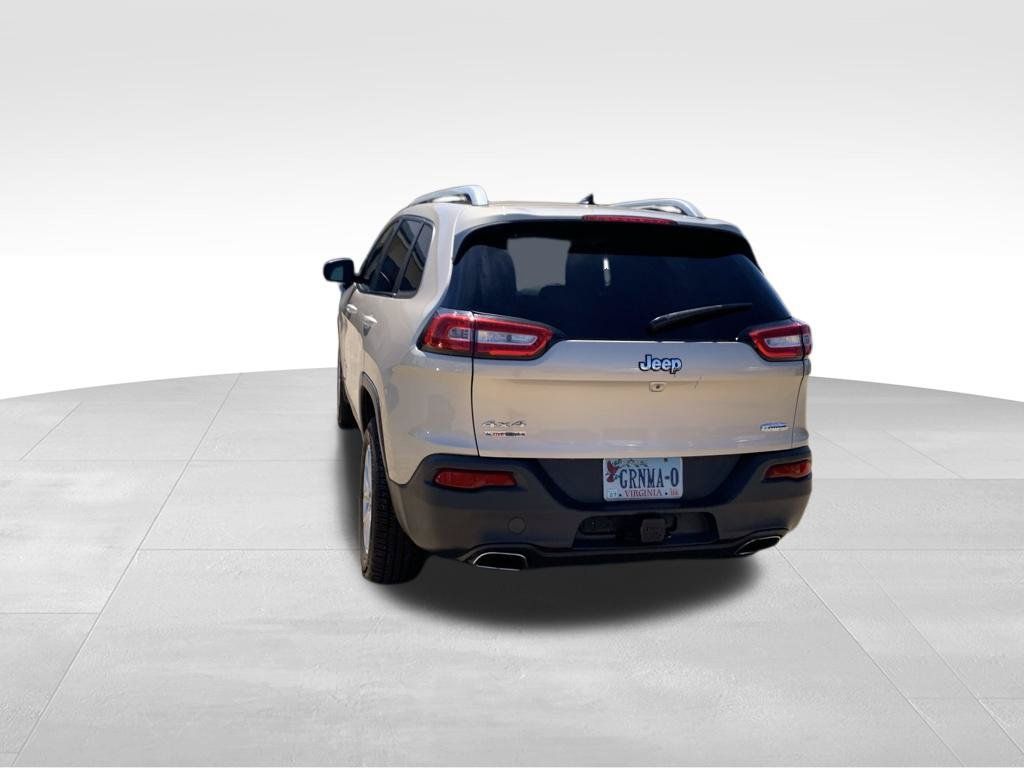 Used 2015 Jeep Cherokee Latitude w/ Comfort/Convenience Group AWD/4WD image 22