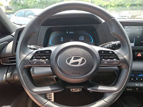 Certified 2025 Hyundai Elantra Sport FWD image 18