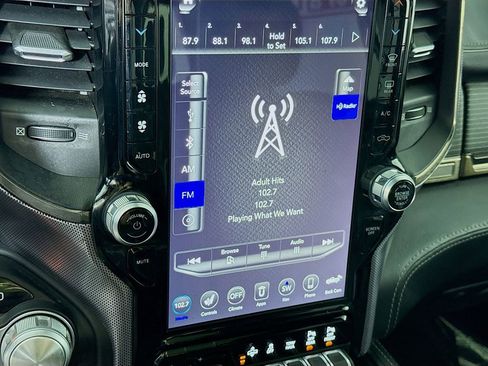 Used 2019 RAM 1500 Limited AWD/4WD image 8