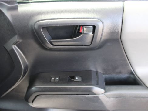 Used 2020 Toyota Tacoma SR AWD/4WD image 44