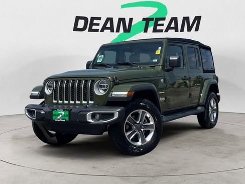 Used 2021 Jeep Wrangler Unlimited Sahara AWD/4WD image 3