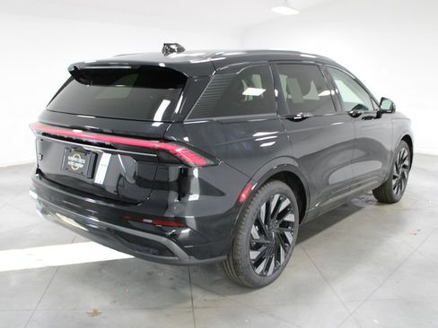 New 2026 Lincoln Nautilus Reserve image 8