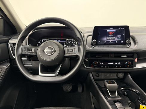 Used 2024 Nissan Rogue SV FWD image 19
