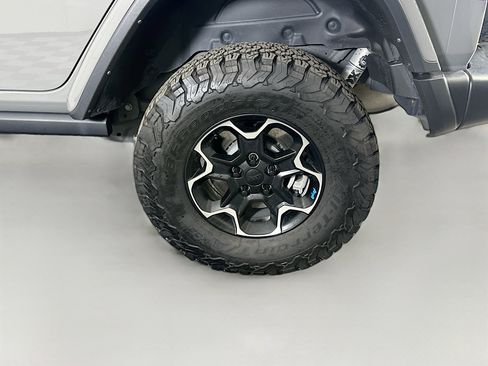 Used 2023 Jeep Wrangler Unlimited Rubicon 4xe w/ Cold Weather Group AWD/4WD image 11