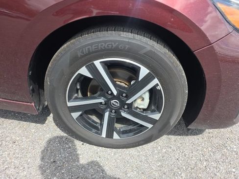 Used 2025 Nissan Sentra SV FWD image 2