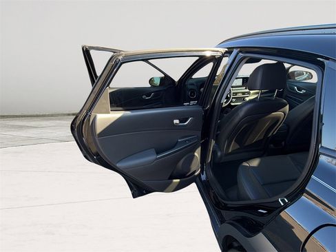 Used 2023 Hyundai Kona Limited image 21