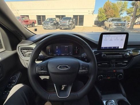 Used 2025 Ford Escape ST-Line AWD/4WD image 16