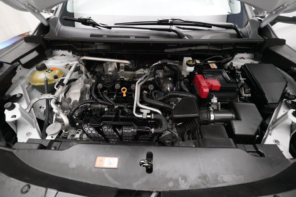 Used 2025 Mitsubishi Outlander AWD image 3