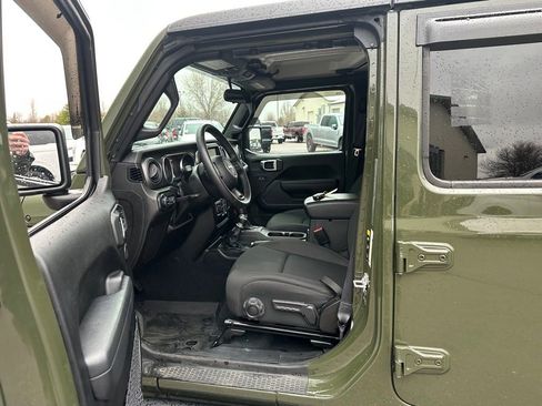 Used 2022 Jeep Gladiator Sport image 10