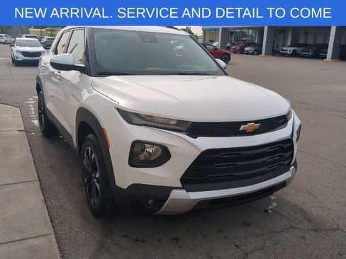 Used 2023 Chevrolet TrailBlazer LT w/ Convenience Package AWD/4WD image 9
