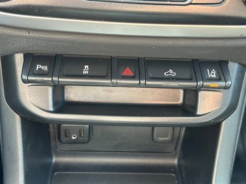 Used 2022 Chevrolet Colorado LT w/ Fleet Safety Package image 20