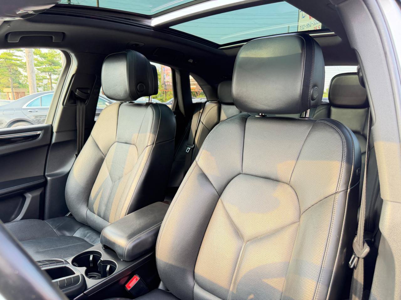 Used 2017 Porsche Macan S AWD/4WD image 13
