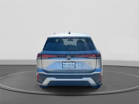 New 2026 Volkswagen Tiguan SE image 4