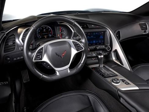 Used 2019 Chevrolet Corvette Stingray Coupe RWD image 25