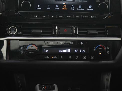 Used 2024 Nissan Pathfinder Platinum AWD/4WD image 22