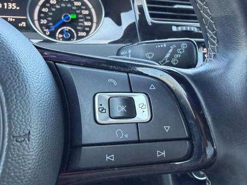 Used 2015 Volkswagen Golf R 4-Door AWD/4WD image 23