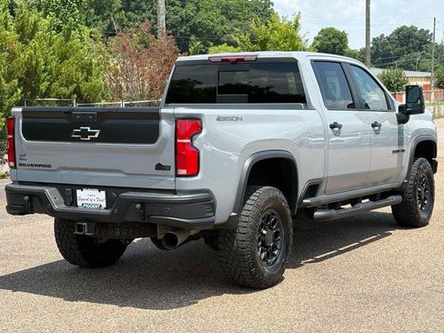 Used 2024 Chevrolet Silverado 2500 ZR2 w/ ZR2 Bison Edition AWD/4WD image 5