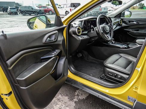 Used 2025 Chevrolet Trax ACTIV w/ Driver Confidence Package FWD image 28