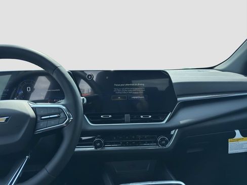 New 2026 Chevrolet Equinox LT w/ Convenience Package II FWD image 15