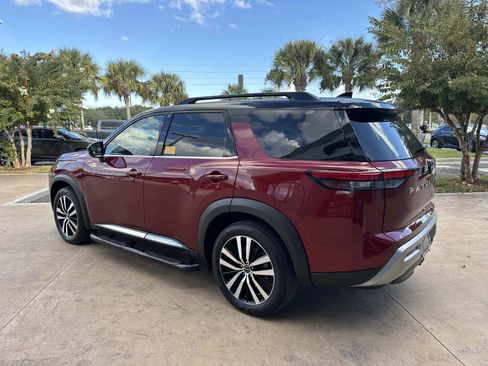 Used 2023 Nissan Pathfinder Platinum image 5