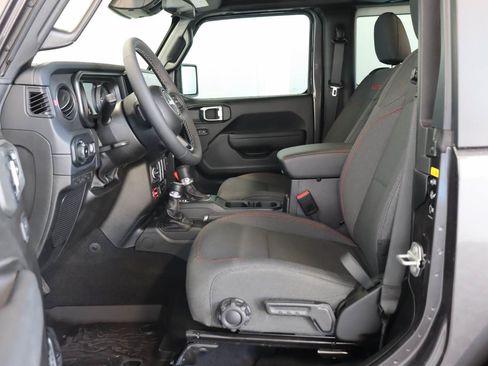 Used 2026 Jeep Wrangler Rubicon AWD/4WD image 8