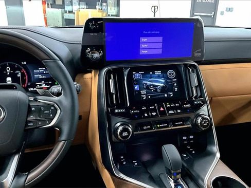 New 2026 Lexus LX 700h Luxury image 7