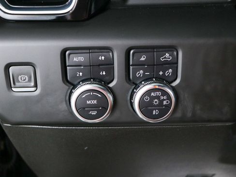 Used 2024 GMC Sierra 2500 Denali w/ Denali Reserve Package AWD/4WD image 25