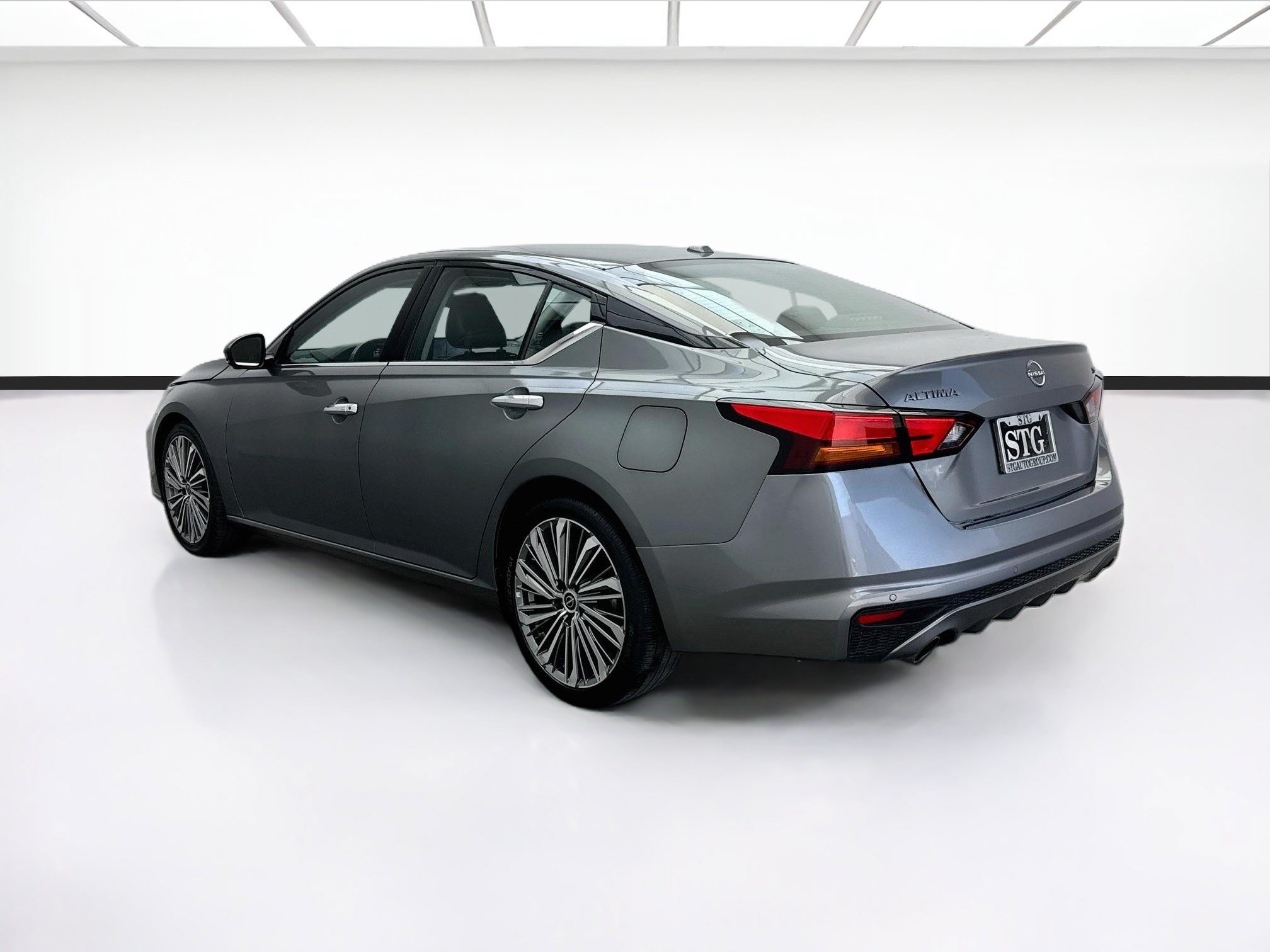 Used 2023 Nissan Altima 2.5 SL FWD image 6