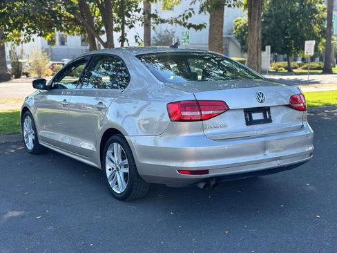 Used 2015 Volkswagen Jetta SEL image 25