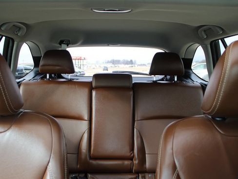 Used 2019 Subaru Outback 3.6R Touring AWD/4WD image 14