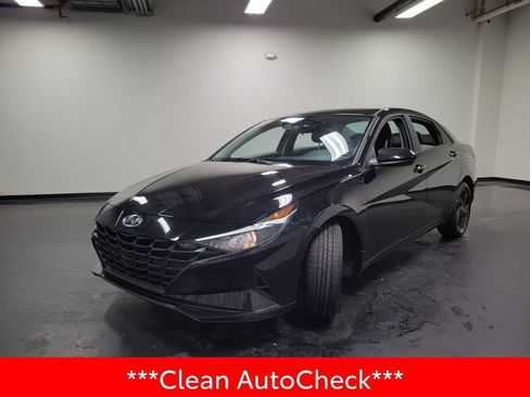 Used 2023 Hyundai Elantra SEL FWD image 4