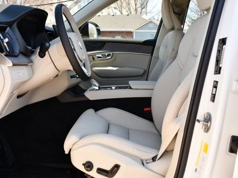 New 2026 Volvo XC90 B6 Ultra w/ Protection Package Premier AWD/4WD image 12