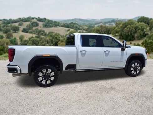 Used 2025 GMC Sierra 2500 Denali w/ Denali Reserve Package AWD/4WD image 11