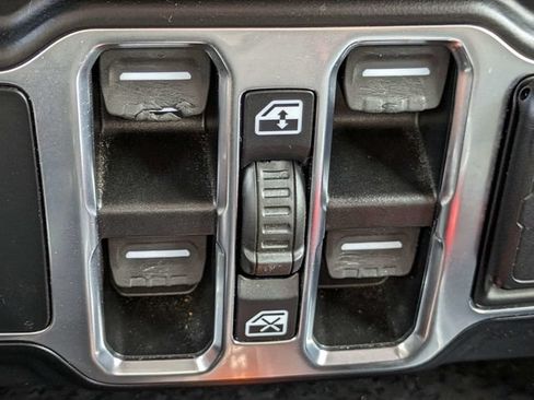 Used 2021 Jeep Gladiator Sport AWD/4WD image 21