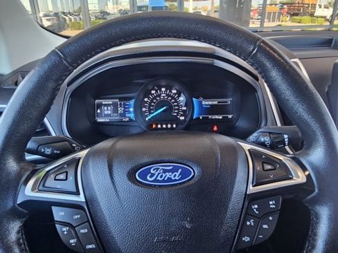 Certified 2024 Ford Edge SEL image 18