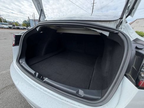 Used 2018 Tesla Model 3 Mid Range RWD image 16
