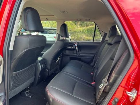 Used 2019 Toyota 4Runner TRD Off-Road Premium AWD/4WD image 28