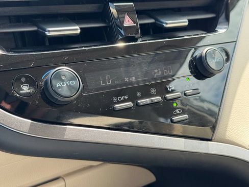 Used 2024 Toyota Camry LE w/ Convenience Package FWD image 28